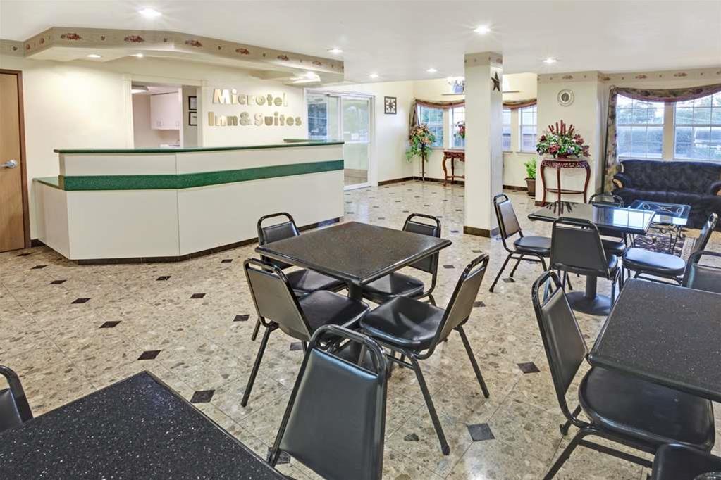 Quality & North I-30 Hotel